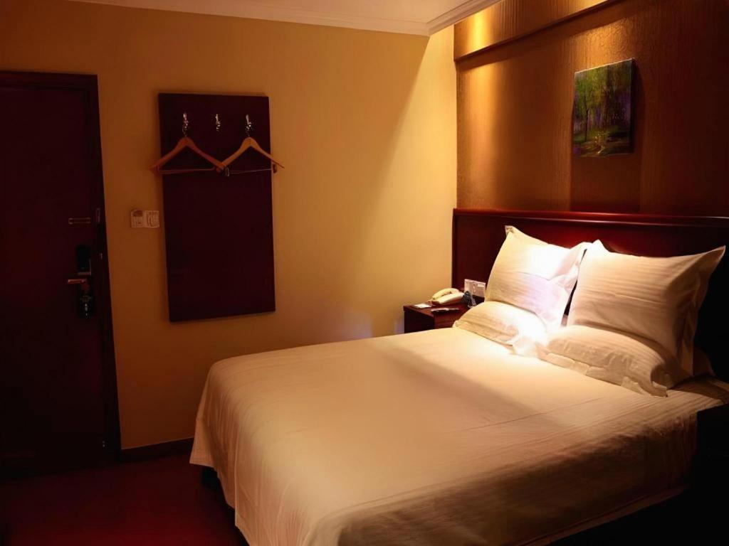 Greentree Inn Xi'An Bell And Drum Tower Food Street Ancient City Wall Ximen Express Hotel מראה חיצוני תמונה